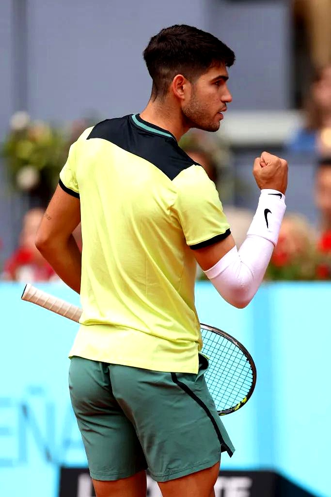 包含赛地聚焦：法甲加时末段热度飙升，法兰克福回应争议，信心回归，球队文化再被提及的词条