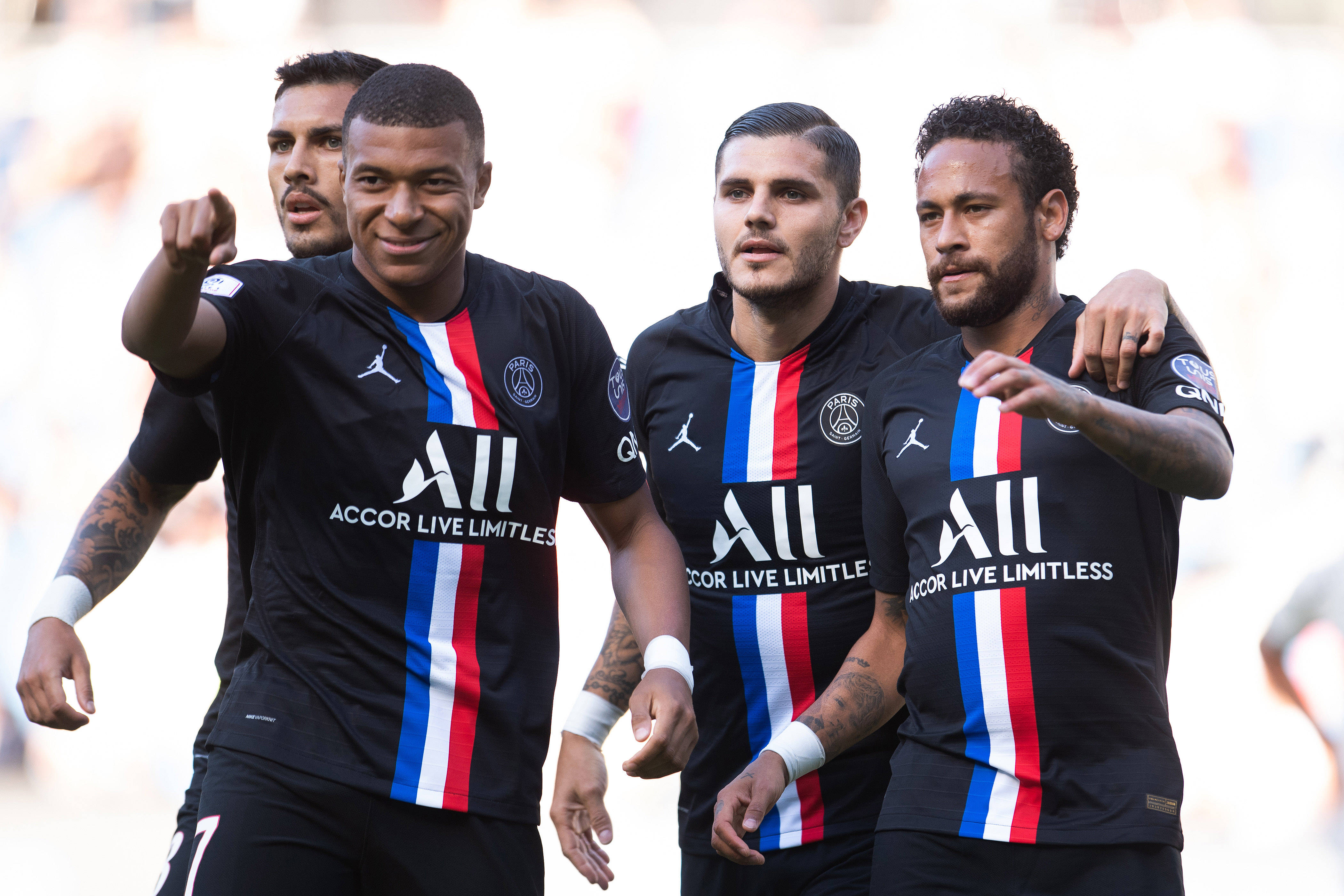 关于巴黎圣日耳曼内部会议纪要流出：今晚完成体检，德甲使命明确，控场能力受关注的信息