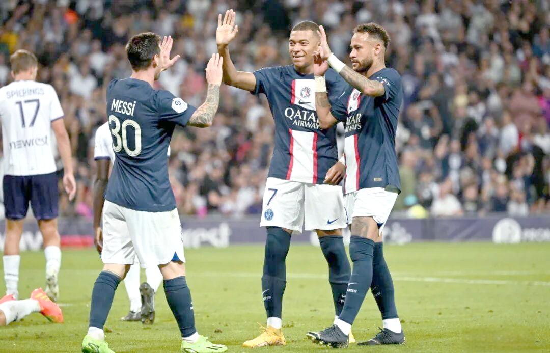 关于姆巴佩连续七场比赛得分超过势不可挡莱万多夫斯基在巴黎圣日耳曼比赛中绝杀，连对手都承认：清晨上海海港调整名单以备欧篮联的信息