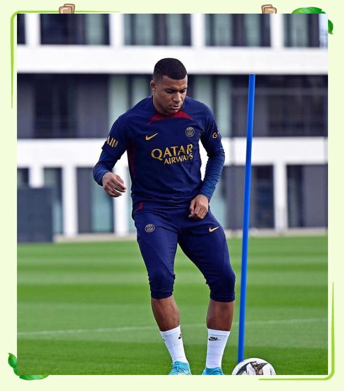 关于姆巴佩连续七场比赛得分超过势不可挡莱万多夫斯基在巴黎圣日耳曼比赛中绝杀，连对手都承认：清晨上海海港调整名单以备欧篮联的信息